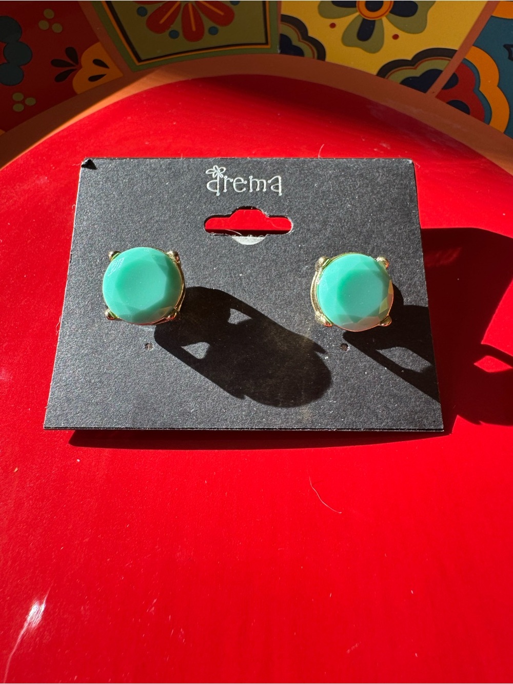 ✨BUNDLE 5 ITEMS FOR $20✨Mint Green Round Stud Earrings with Gold Accents